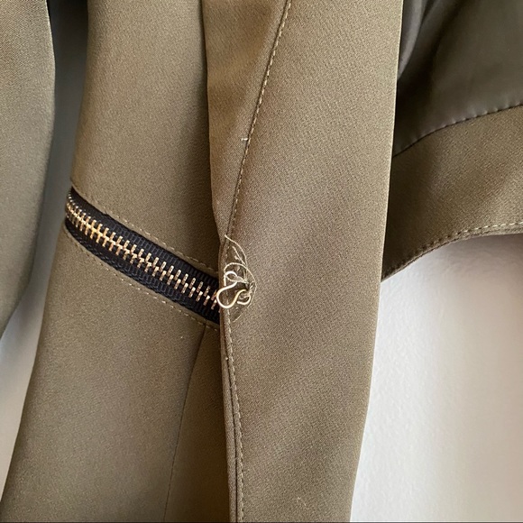 Revamped Cropped Trendy Blazer in Khaki/Army Green with Gold Hardware Sz S - Picture 8 of 8